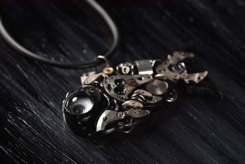 Beautiful handmade metal neck pendant contemporary jewelry fashion trends - MADEheart.com