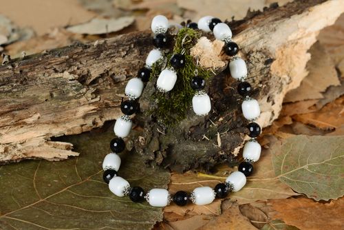 Jewelry set made of cacholong - MADEheart.com