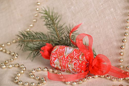 Brinquedo para árvore do Ano Novo na base de papelão decorado com fita de algodão - MADEheart.com