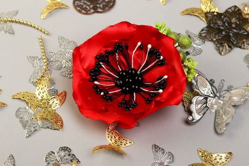 Damen Modeschmuck handgefertigt Haarspange Blume Accessoire für Haare in Rot  - MADEheart.com