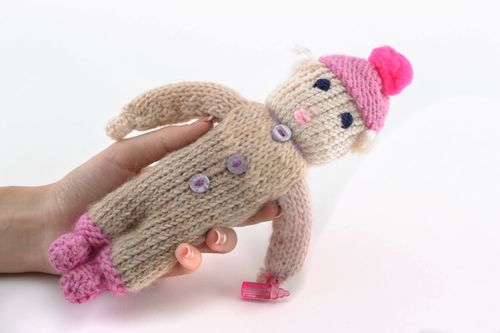 Designer crochet toy - MADEheart.com