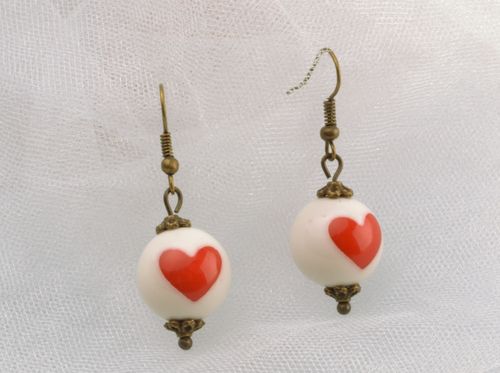 Brincos com pingentes de cerâmica plástica - MADEheart.com