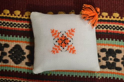 Embroidery kits handmade pin cushion sewing accessories sewing supplies - MADEheart.com