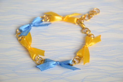 Blue and yellow handmade satin ribbon bow bracelet - MADEheart.com