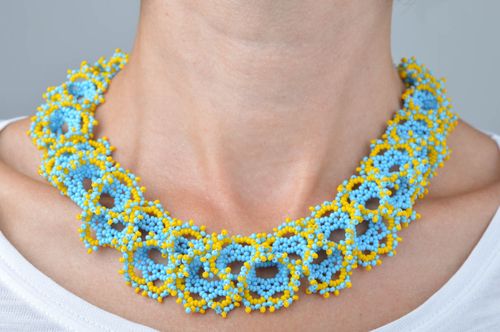 Collier aus Rocailles handgemacht Designer Schmuck schön Frauen Accessoire - MADEheart.com