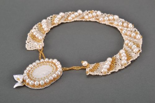Beaded pendant with pearl Camea - MADEheart.com