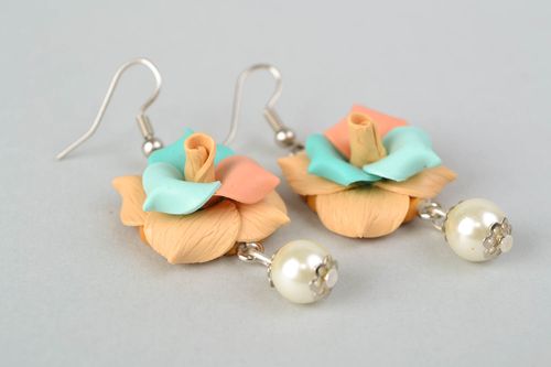 Polymer clay dangle earrings Beige Flowers - MADEheart.com