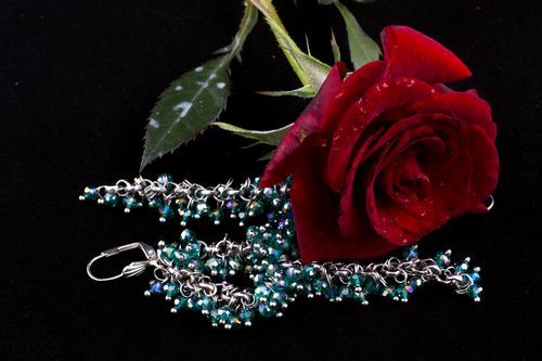 Boucles doreilles breloque fait main Bijoux femme Boucles doreilles cristal - MADEheart.com