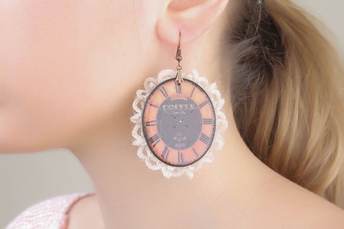Pendientes de resina epoxi con encaje  - MADEheart.com