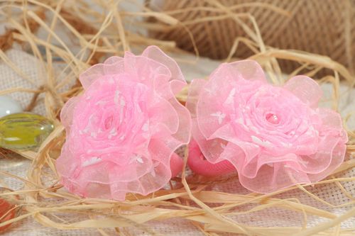 Juego de coleteros para el pelo artesanales de cintas de organza 2 piezas Rosas rosadas - MADEheart.com