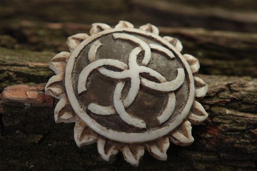 Handmade ethnic fridge magnet polymer resin figure talisman interior decoration - MADEheart.com