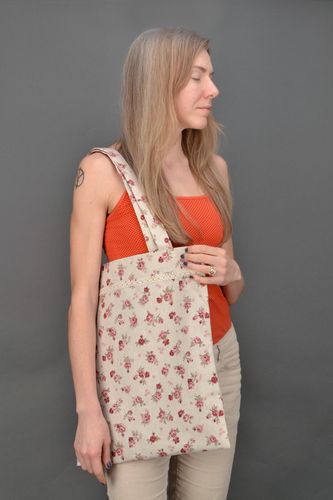 Große Tasche aus Baumwolle mit Blumenprint und Spitze - MADEheart.com