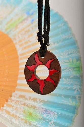 Colgante hecho a mano bisutería para mujer modelada y pintada accesorio de moda - MADEheart.com