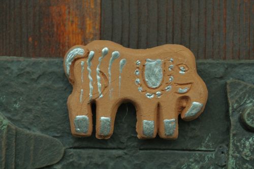 Clay fridge magnet in the shape of elephant - MADEheart.com